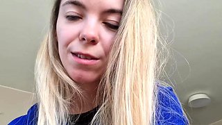 Amateur blonde teen intense masturbation