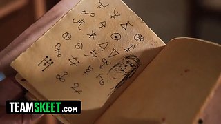 Whorey daughter-in-law sucks on stepbrother's pecker for stepmom's master plan