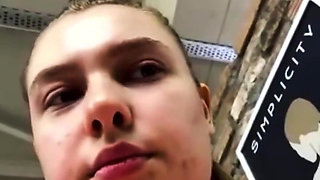 Sexy Training in the Gym in Leggins