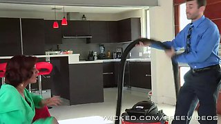 Veronica Avluv likes James Deens sales pitch