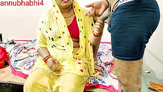 Desi Bhabhi Fuking Neighbour Boy's