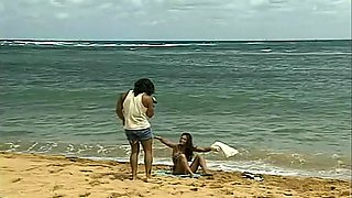Amateur Couple Enjoys Exhibitionist Public Beach Sex
