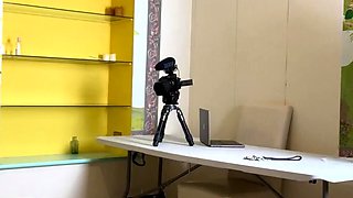Cumshot amateur MILF suck and jerks dude in the bedroom