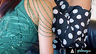 Petite Alexis Tae Seduces Mentor Penny Barber With After Heartfelt Pageant Rehearsal