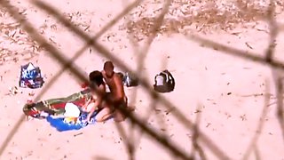 Stepsister enjoys beach sex during holiday
