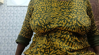 Desi girl bathroom chair hoti