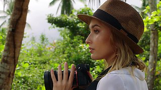 Skinny blonde girl peaches has sex with her girlfriend in the yard