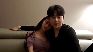 Korean anchor Sweet couple Super beautiful fake big papaya breast