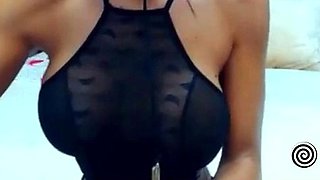 Hot girl play with pussy and show herself