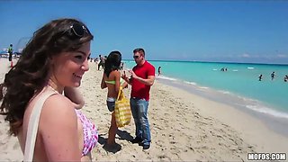 Gang of bathing suit beach babes go to the hotel for an gangbang