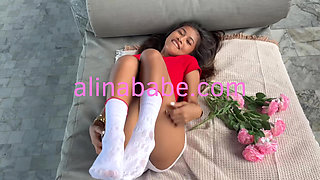 Naughty 18 Year Old Girl Twerking In Her Hot Shorts