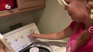 Little Summer Fingering Twat Closeup in laundry