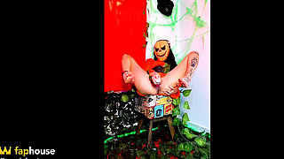 Spells of the Naughty, Very Wet Pumpkin