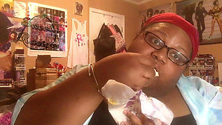 SSBBW Eats a Snack