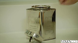 Cutesy Johnny Sins and Carter Cruise - reverse cowgirl xxx - Vixen