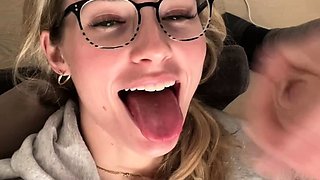 Amateur big ass teen blowjob and a sexy fuck HD