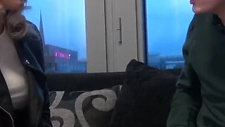 Stepmom Amber D wants to teach some sex to Sam B