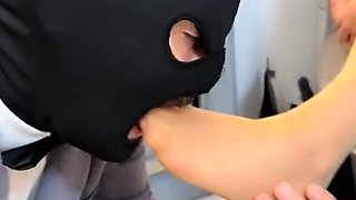 Amateur Foot Fetish Girlfriend Sucks and gives a Footjob