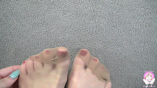 Ass and Feet in Nylons