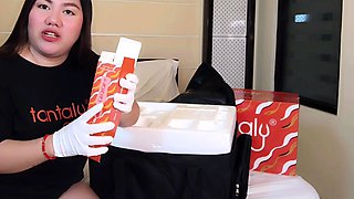 Fisting and masturbating using Tantaly Removable Pussy