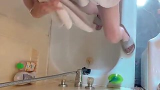 point of view hana in bathroom time