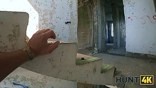 Hunt4k. red haired babe was really innocent to screw while gf was seeing